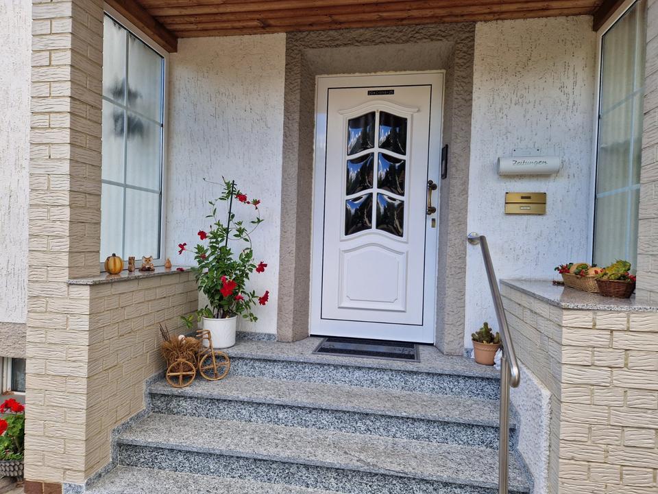 Thumbnail-67 m² gut geschnittene 3 Zimmer Wohnung in 2 Familienhaus