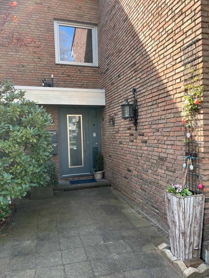 Thumbnail-Perle - Mietwohnung 120qm 4 Zi Balkon 1.OG in Zweifamilienhaus