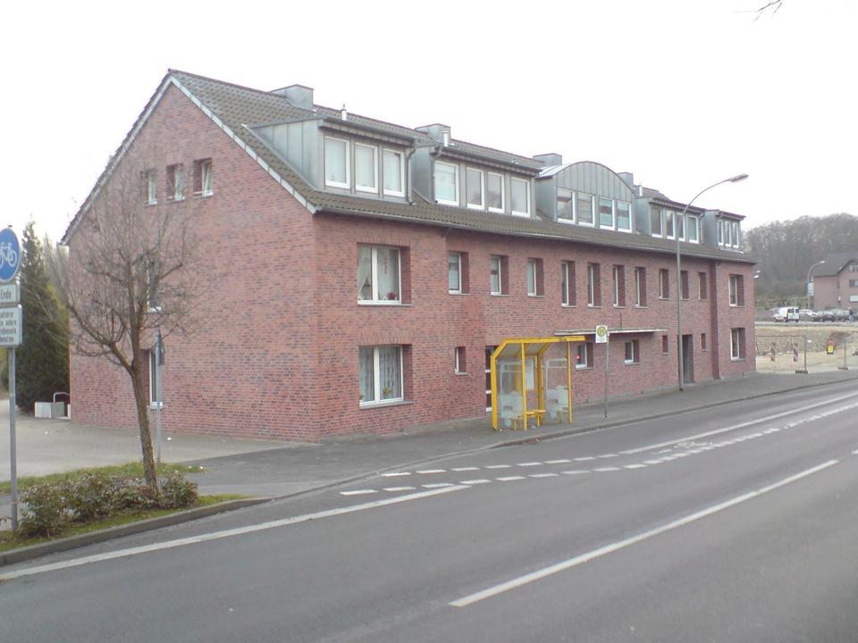 Thumbnail-hochwertige 2 ZKDB mit Balkon in bervorzugter Lage zu vermieten