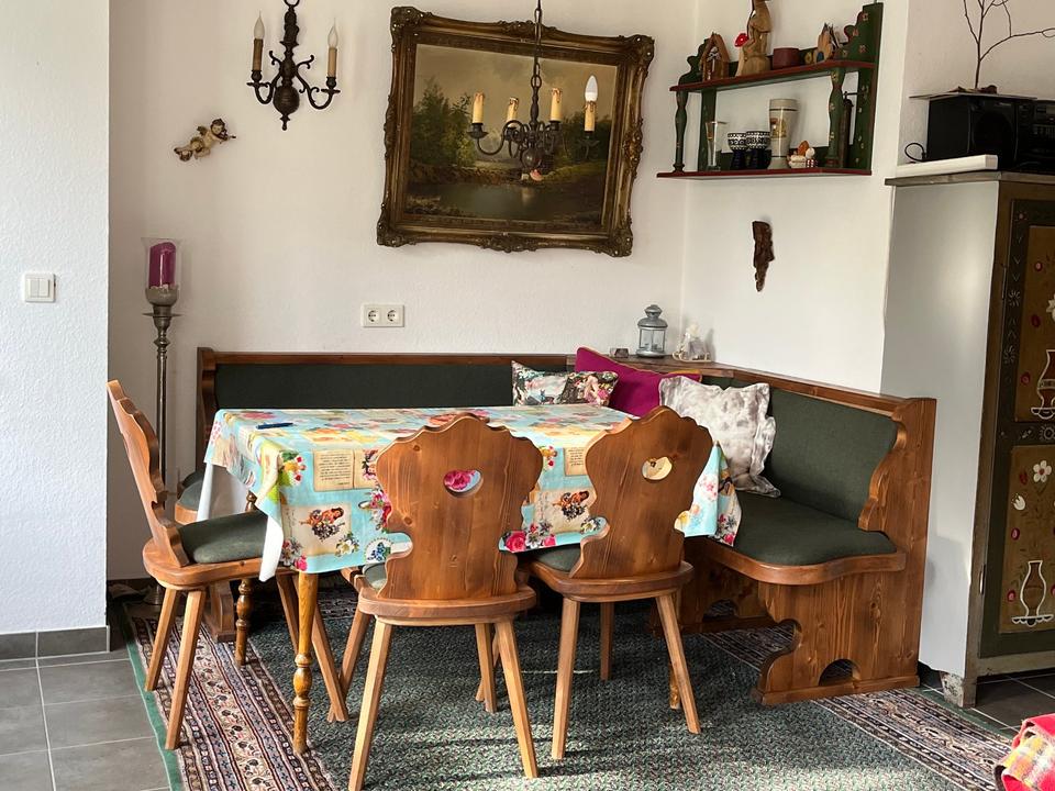 Thumbnail-ruhig hell zentral im Grünen