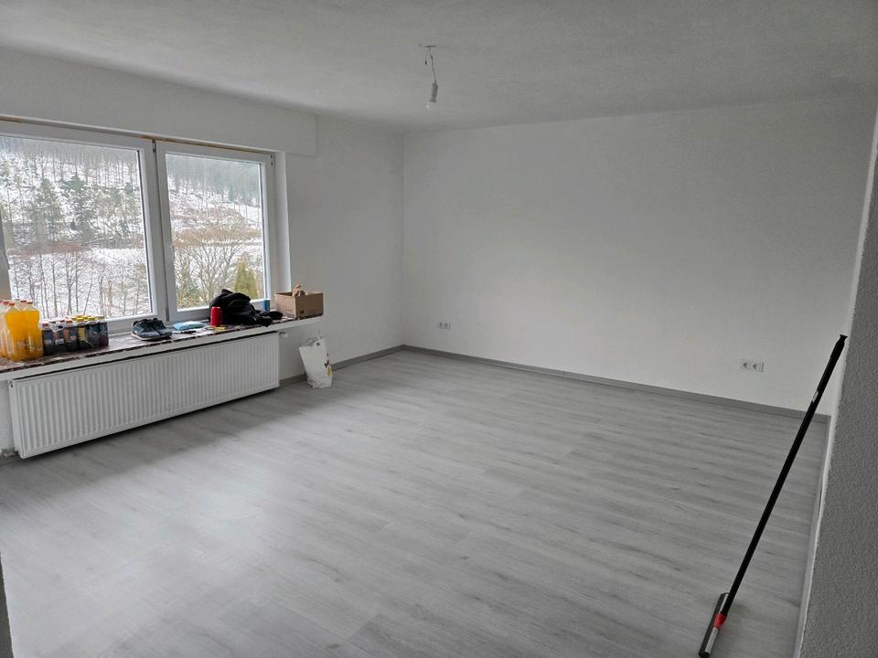 Thumbnail-3 Zimmer Wohnung - frisch kernsanierter & sofort bezugsfertig