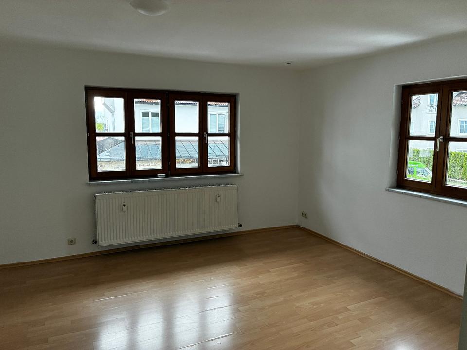Thumbnail-Freundliche 4 Zi.-Wohnung, Küche, Bad
