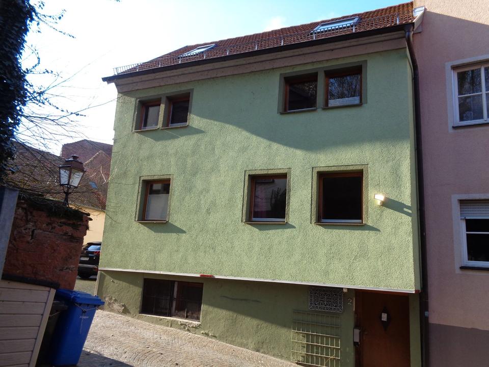 Thumbnail-3 Zimmerwohnung über 2 Etagen mit kleinem Balkon