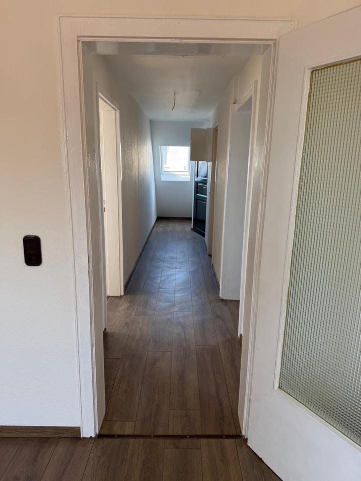 Thumbnail-Schöne Dachgeschosswohnung ab sofort zu vermieten
