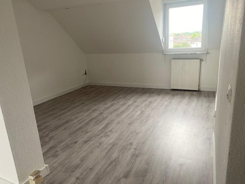 Thumbnail-Ansprechende 2-Zimmer-Dachgeschosswohnung in Duisburg Homberg