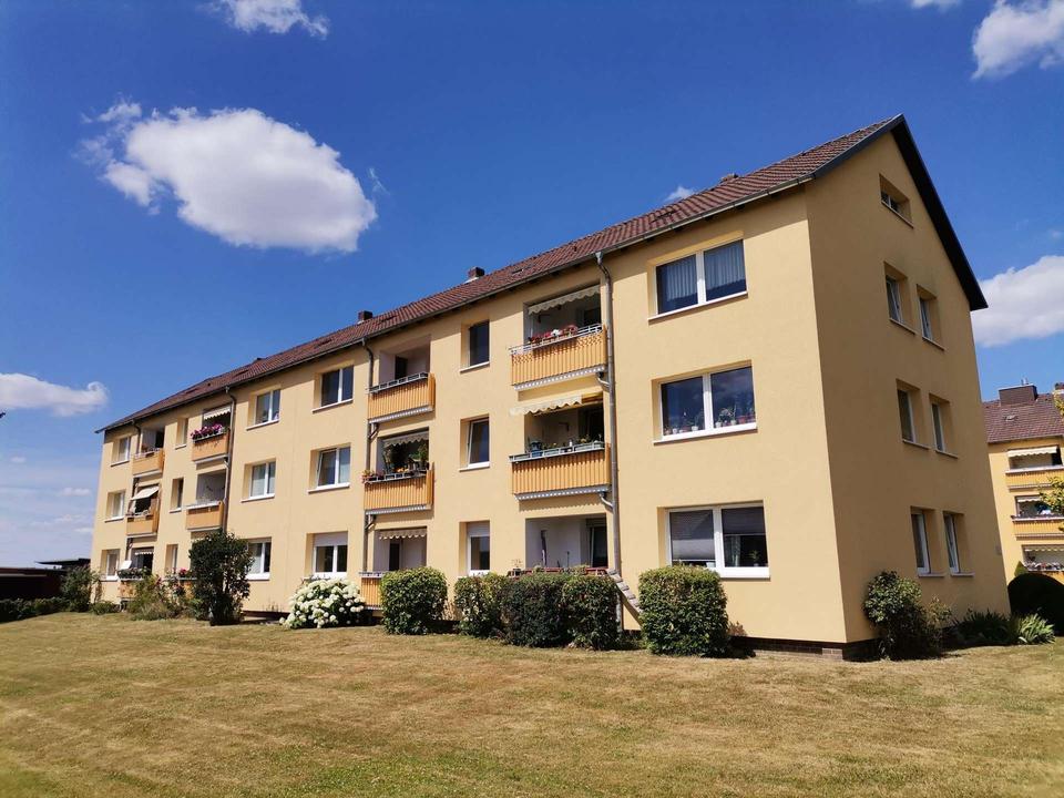 Thumbnail-Marienburger Straße 1 - geräumige 4 ZKB Wohnung im 2. OG