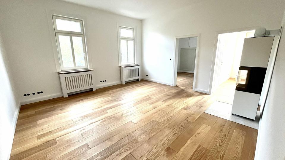 Thumbnail-Wunderschöne, kernsanierte 3,5-Zimmer-Wohnung mit Einbauküche, Kaminofen & 3m hohen Decken