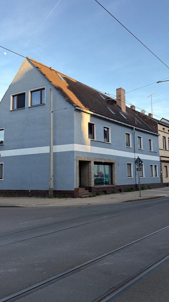 Thumbnail-Zum Verkauf steht ein schönes Mehrfamilienhaus in Merseburg.