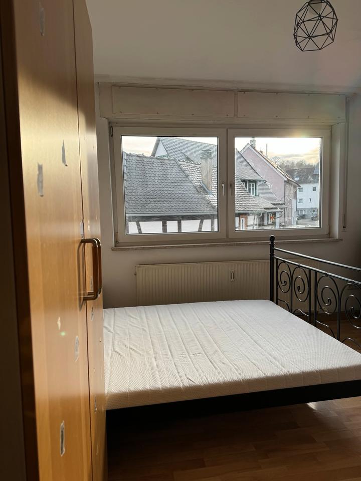 Thumbnail-Helle 38 m² 2-Zimmer-Wohnung mit Einbauküche und Bad