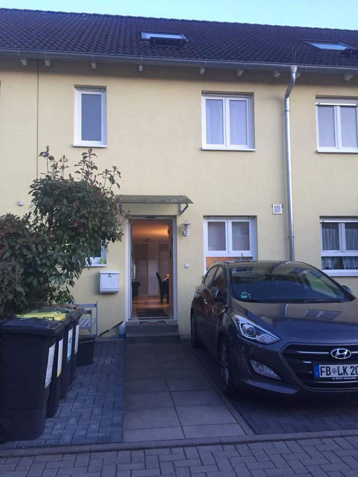 Thumbnail-**Reihenmittelhaus in ruhiger Lage - 5 Zimmer - mit Pool**