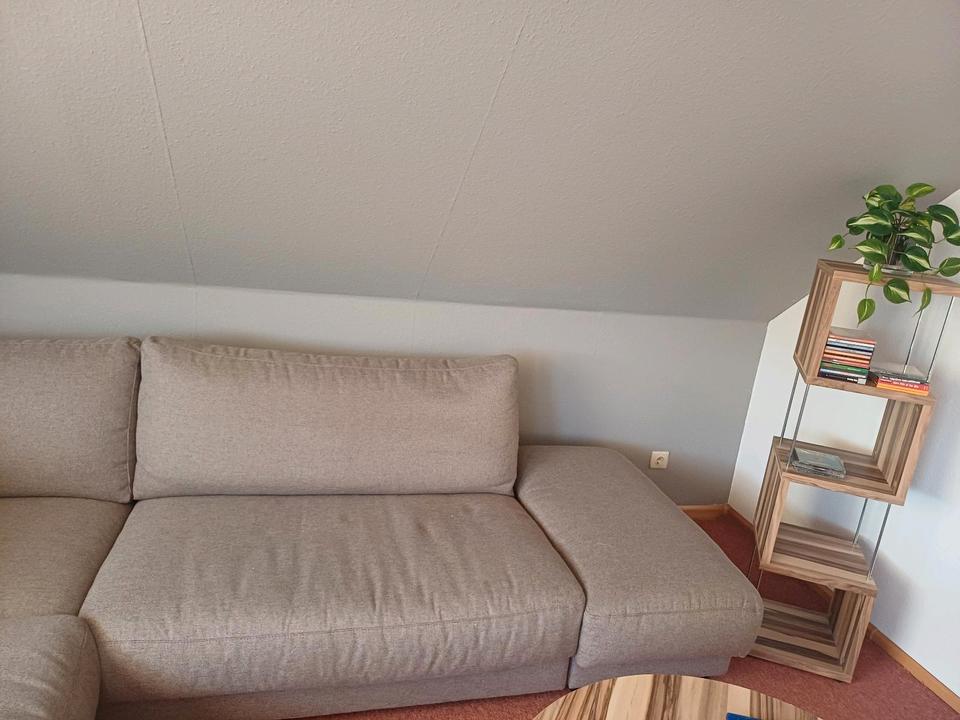 Thumbnail-Möblierte Dachwohnung