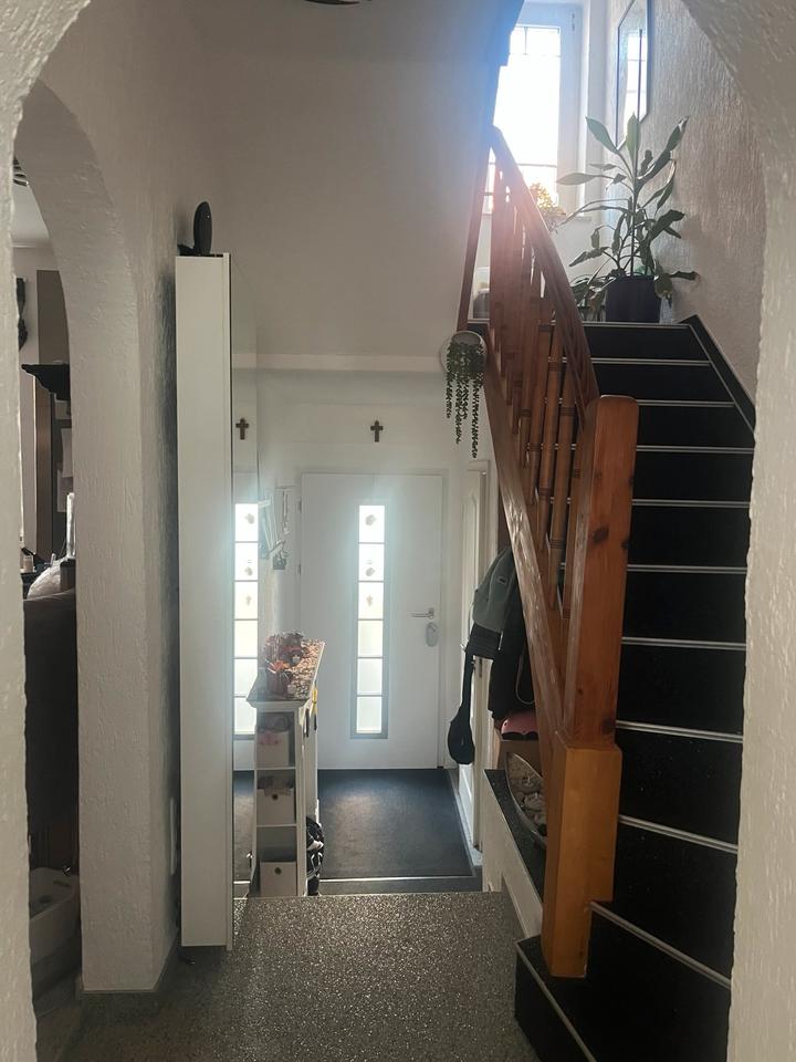 Thumbnail-Reihenmittelhaus -modernisiert, gemütlich, mit Garten und Garagen