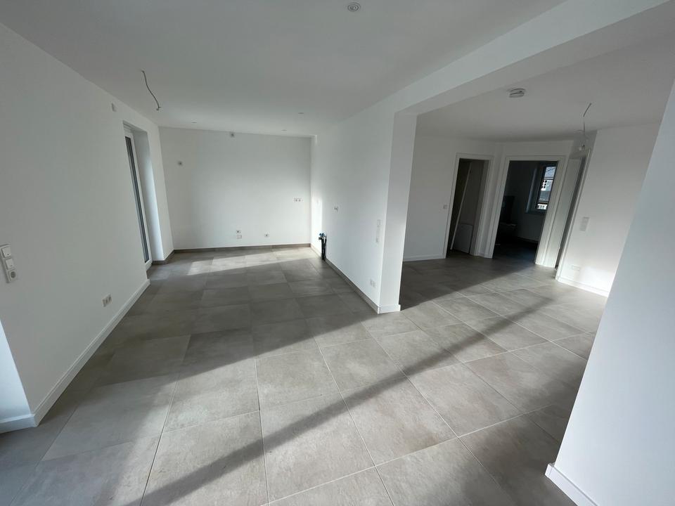 Thumbnail-Kernsanierte 63qm 2 Zimmer-Wohn. mit Garage,Balkon und Kellerraum