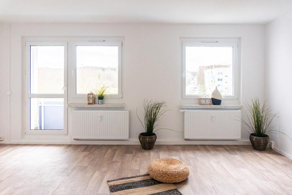Thumbnail-Geräumige 2-Raum-Wohnung mit Eckbadewanne