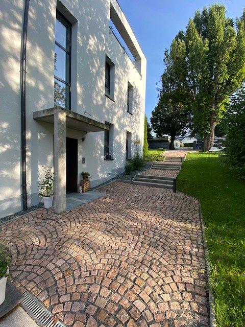 Thumbnail-Treuen, exklusive 4 Zi.-Etagenwhg. (120m²) Terrasse + XL Garage..