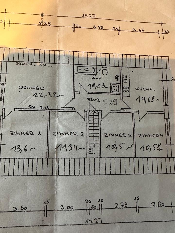 Thumbnail-Mietswohnung 5 Zimmer plus Küche Bad mit Badewanne und Dusche