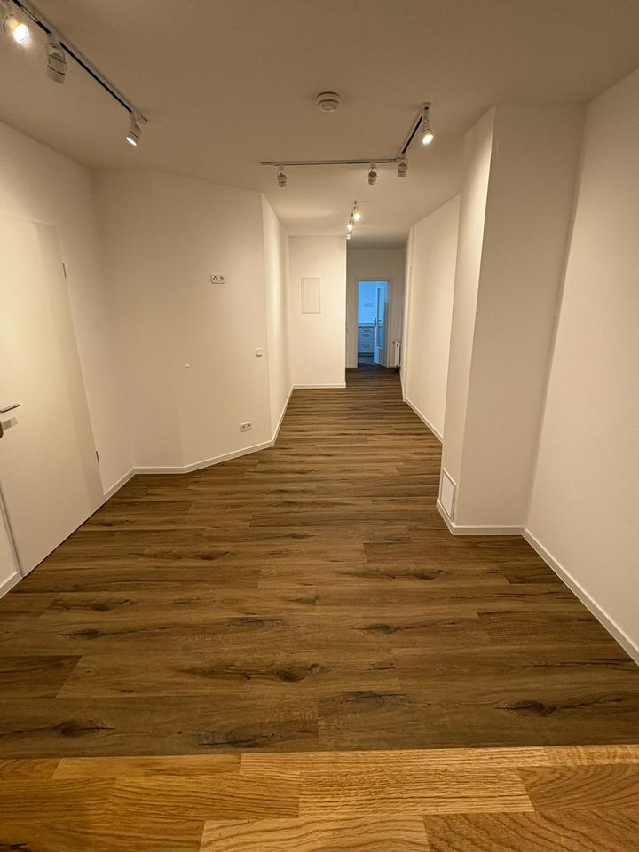 Thumbnail-Moderne 1-Zimmer-Wohnung mit abgeteiltem Schlafbereich und großer