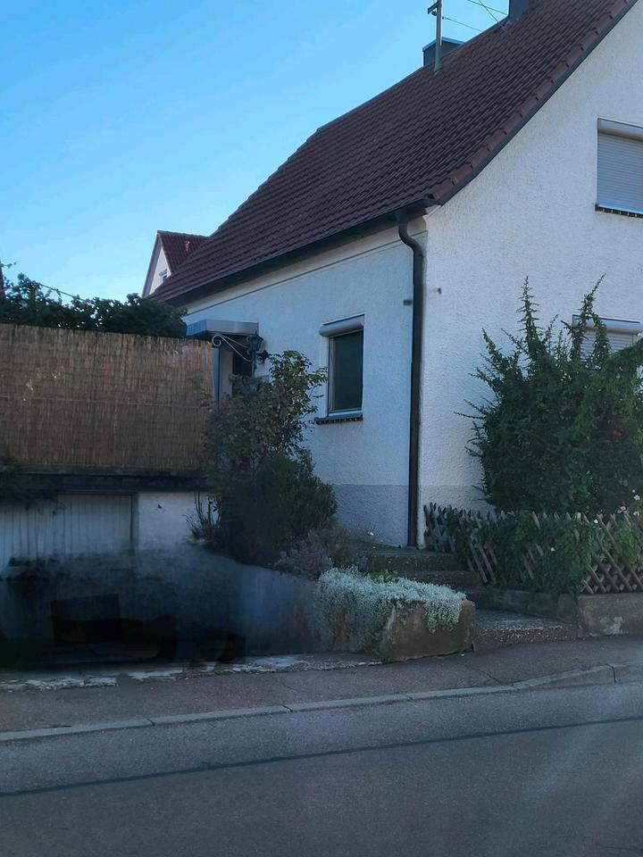 Thumbnail-Freistehendes EFH mit Garage in Reisensburg