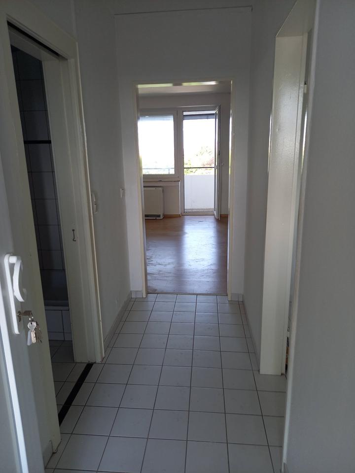 Thumbnail-1 Zimmer, Küche, Diele, WCDusche, große Loggia, Kaiserstr. 102