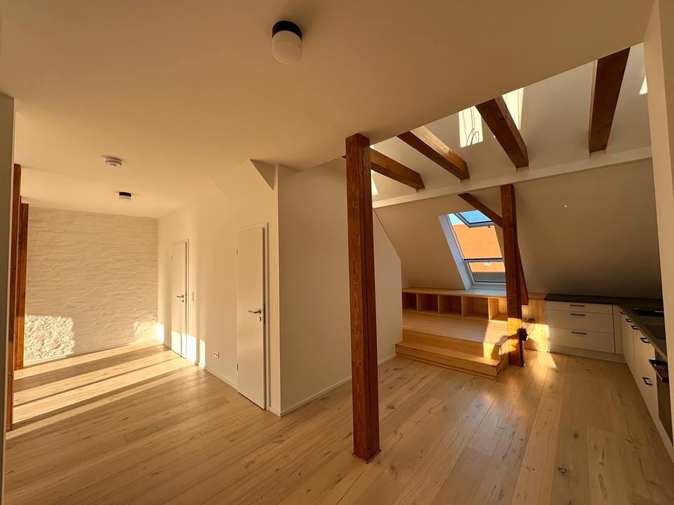 Thumbnail-ERSTBEZUG! 4-Raum-Maisonette mit Balkon, EBK, Fußbodenheizung