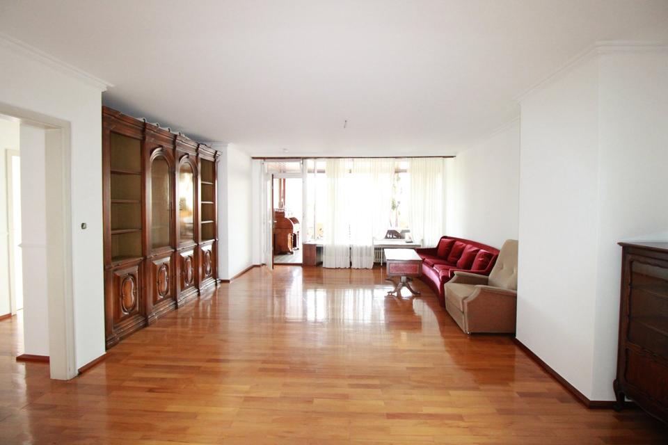 Thumbnail-Großzügige Wohnung mit Wintergarten und Hofgarten zentral in Eppelborn