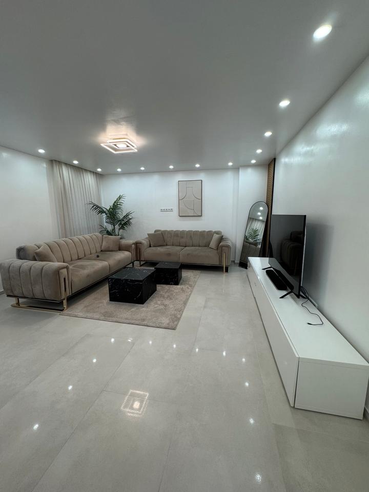 Thumbnail-Modern kernsanierte 3-Zimmer-Wohnung mit EBK in Darmstadt