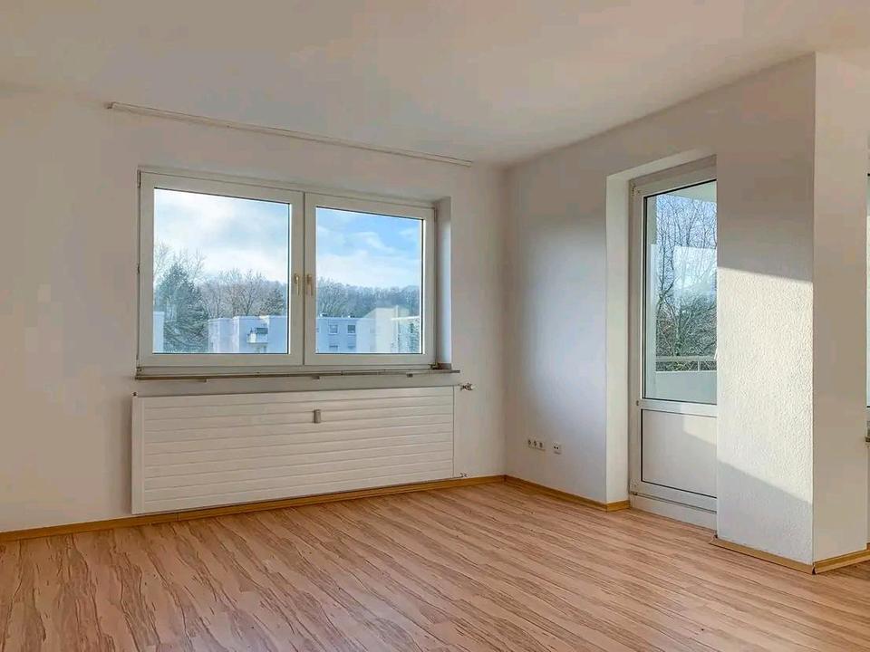 Thumbnail-2,5 Zimmer Wohnung mit Balkon