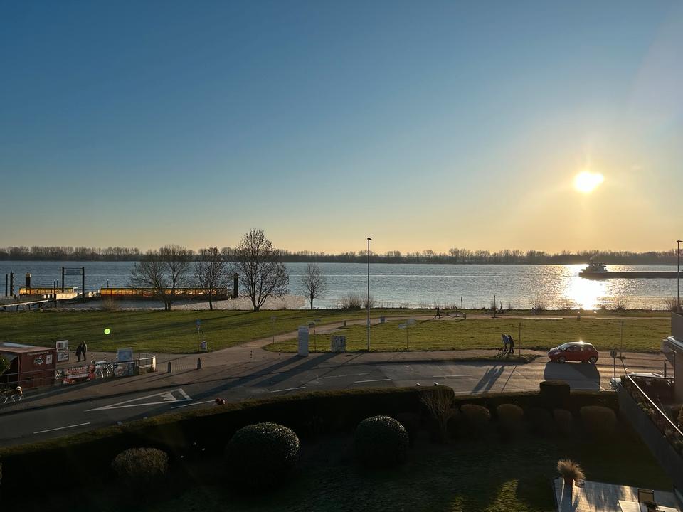 Thumbnail-Exklusives Penthouse Eigentumswohnung mit Elbblick