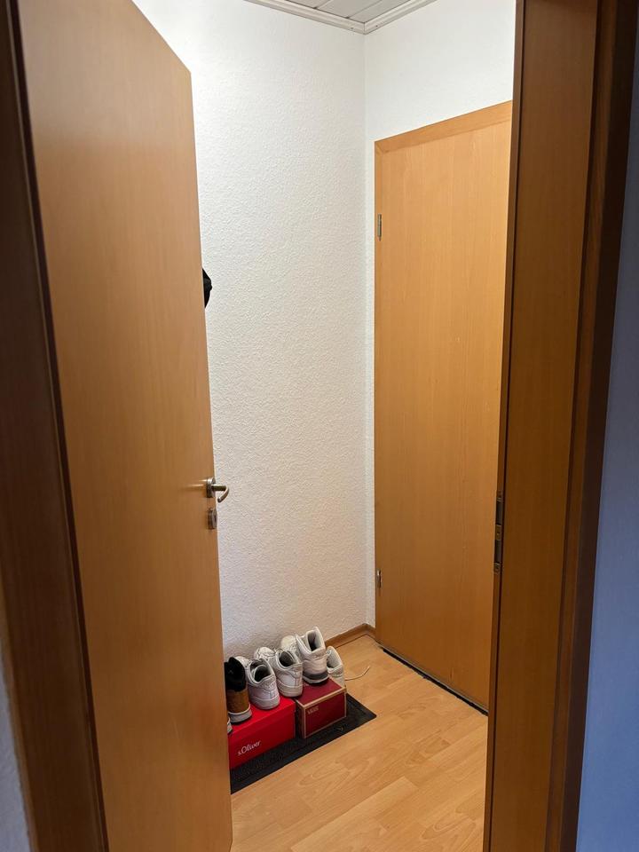 Thumbnail-2 Zimmer, Küche, Bad, Flur ca. 30 m²