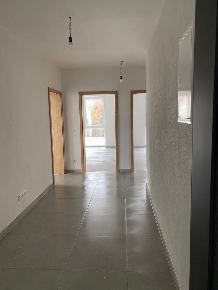 Thumbnail-3 Zimmer Neubauwohnung, 74 qm mit Terasse und Garten