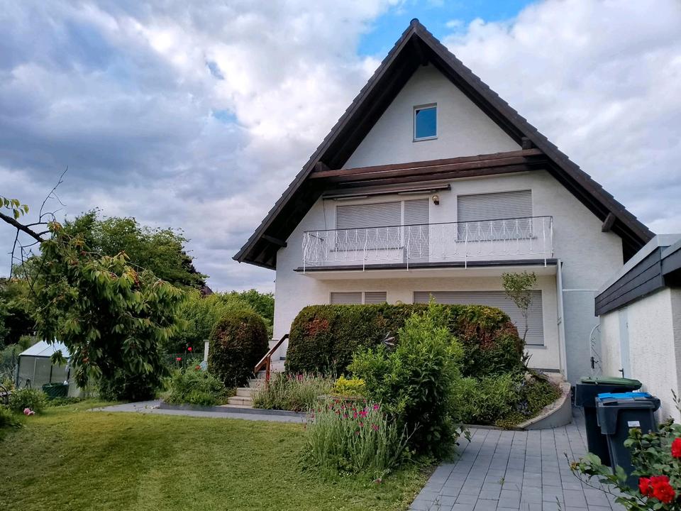 Thumbnail-Haus Nähe Karolinen-Krankenhaus mit Einliegerwohnung und Garten