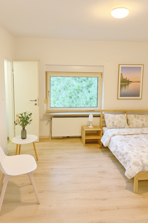 Thumbnail-*** Renovierte Single-Apartments in Top-Lage von Emden zu vermieten ***