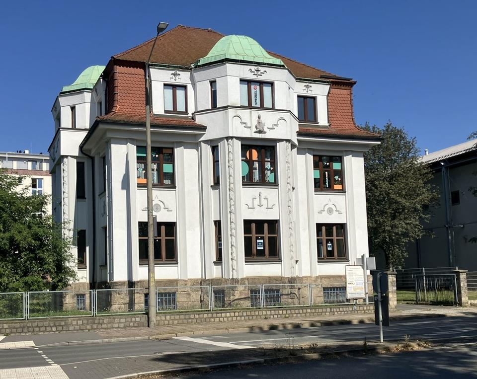 Thumbnail-Schöne kleine Bürofläche in stolzer Villa am Schwanenteich! Stellplätze am Objekt optional