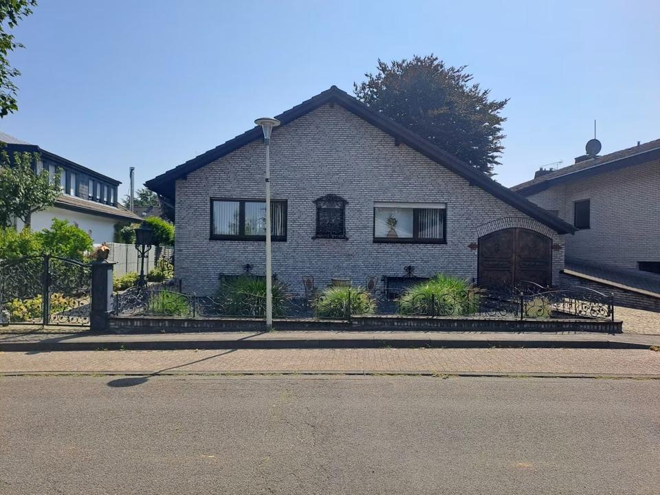 Thumbnail-Haus freistehendes Einfamilienhaus