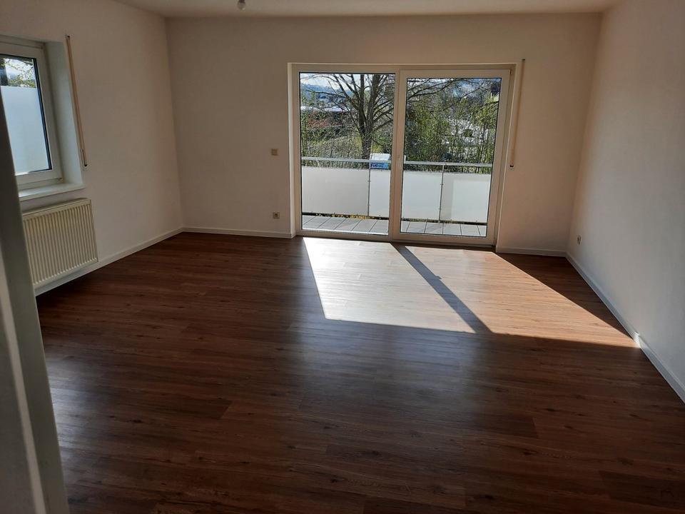 Thumbnail-Helle 4-Zimmer-Wohnung mit Balkon in Glauburg-Stockheim