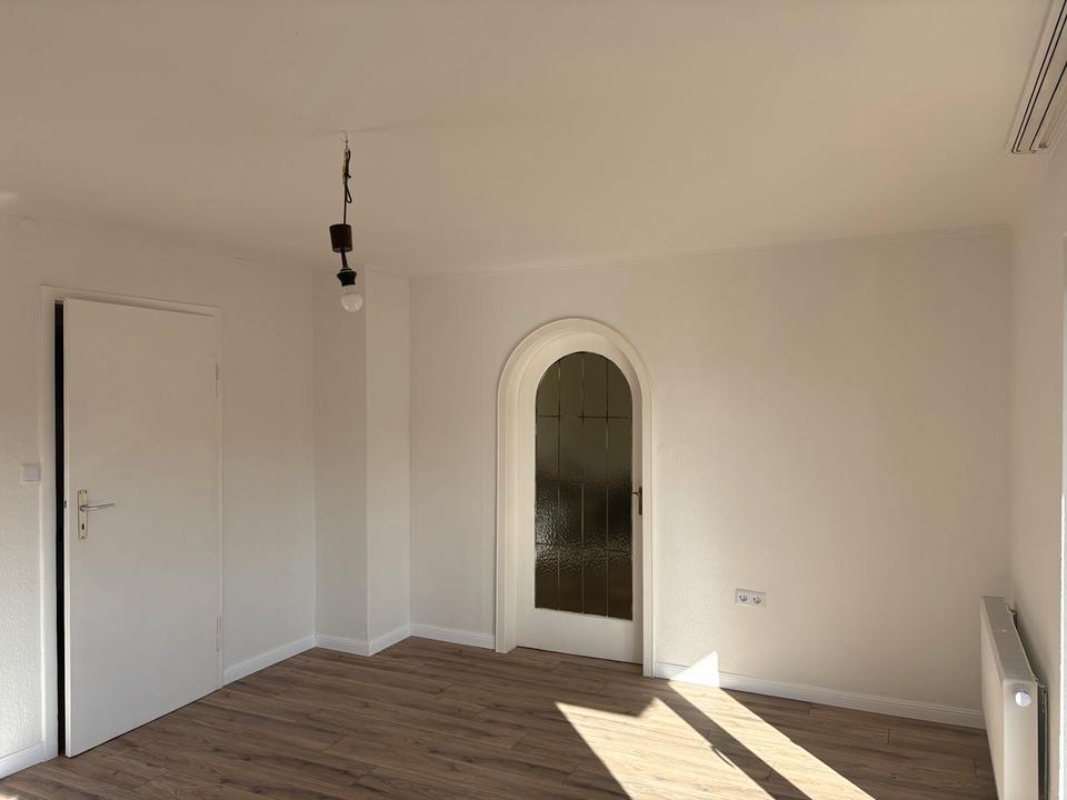 Thumbnail-Vermiete 3 Zimmer Wohnung Erstbezug nach Renovierung mit Balkon