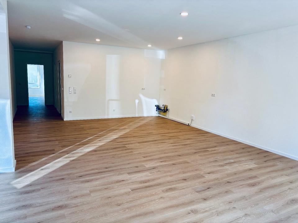 Thumbnail-3 Zimmer 152qm Wohnung mit Nebenraum und großem Keller