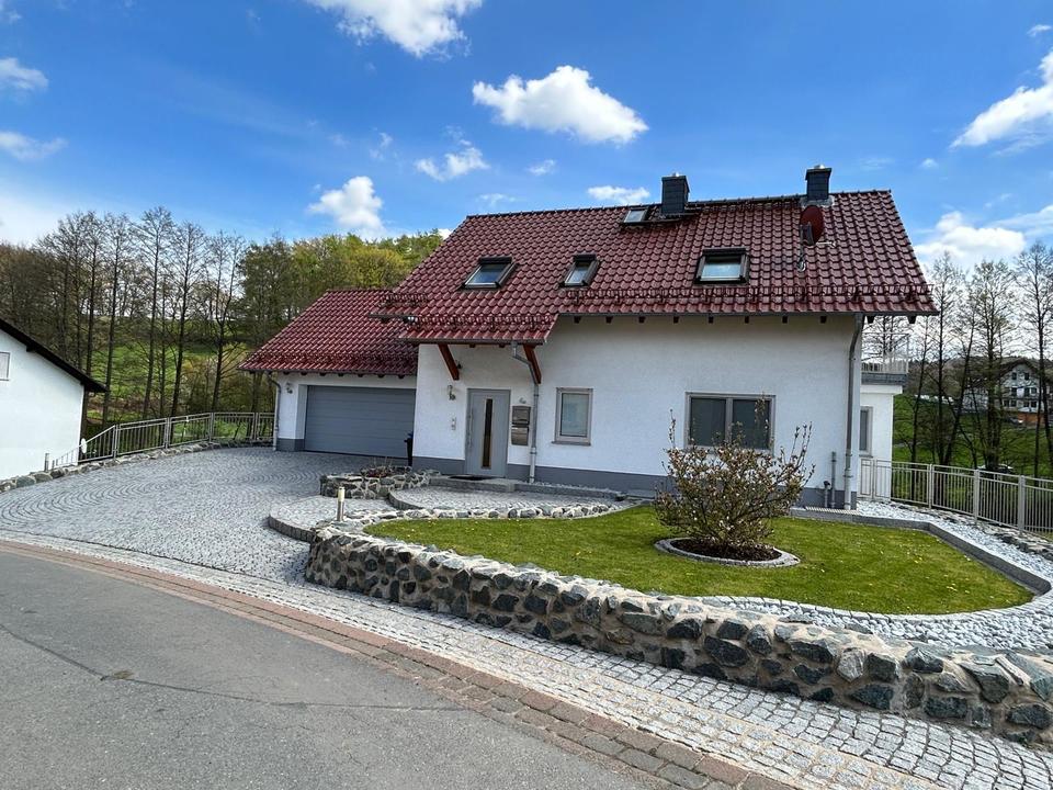 Thumbnail-Freistehendes Einfamilienhaus mit Garten ab sofort zu vermieten