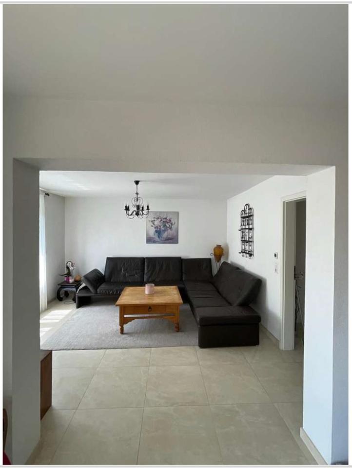 Thumbnail-*von Privat* Exklusive 6-Raum-Wohnung mit Balkon und Einbauküche