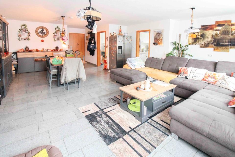 Thumbnail-Schöne 3 Zimmer Wohnung mit Naturstein Fliesen