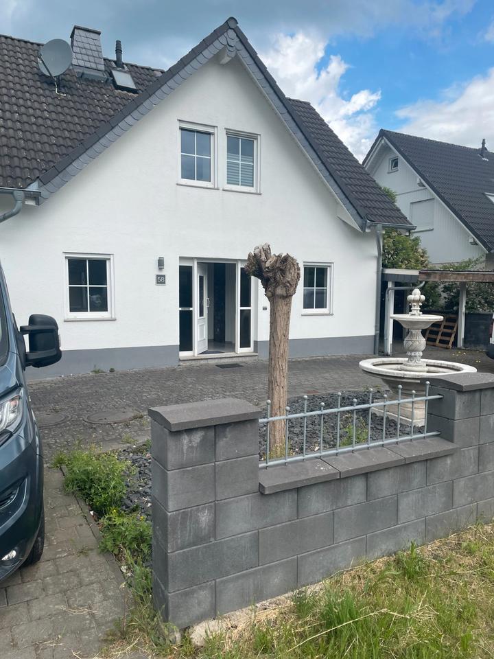 Thumbnail-Einfamilienhaus mit Pool
