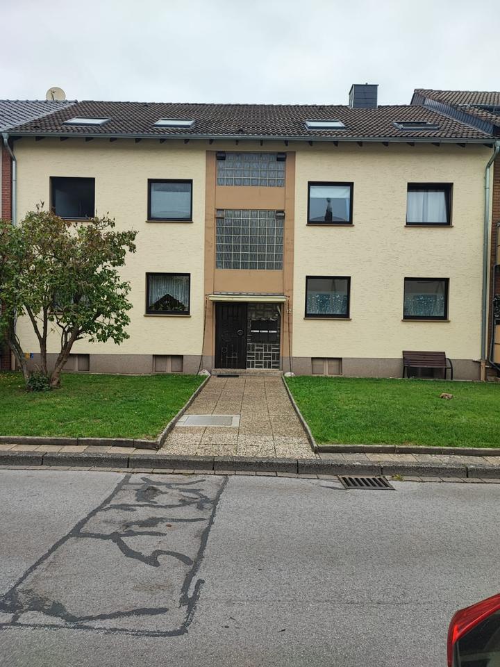 Thumbnail-Schöne helle 3 Zimmerwohnung mit Balkon in Sölde zu vermieten
