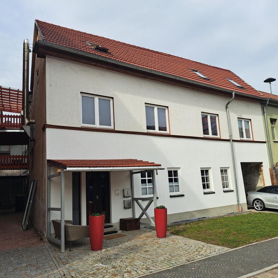 Thumbnail-Große 3 Raum Wohnung mit Balkon im Zentrum von Waltershausen zu vermieten