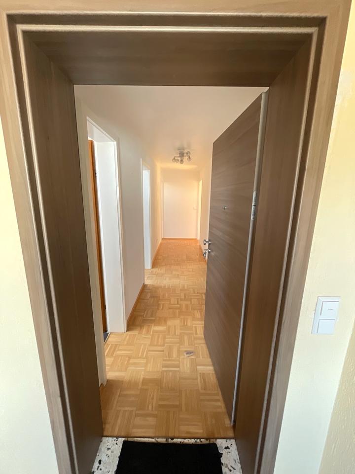 Thumbnail-Gepflegte 4,5-5-Zimmer Wohnung mit Balkon