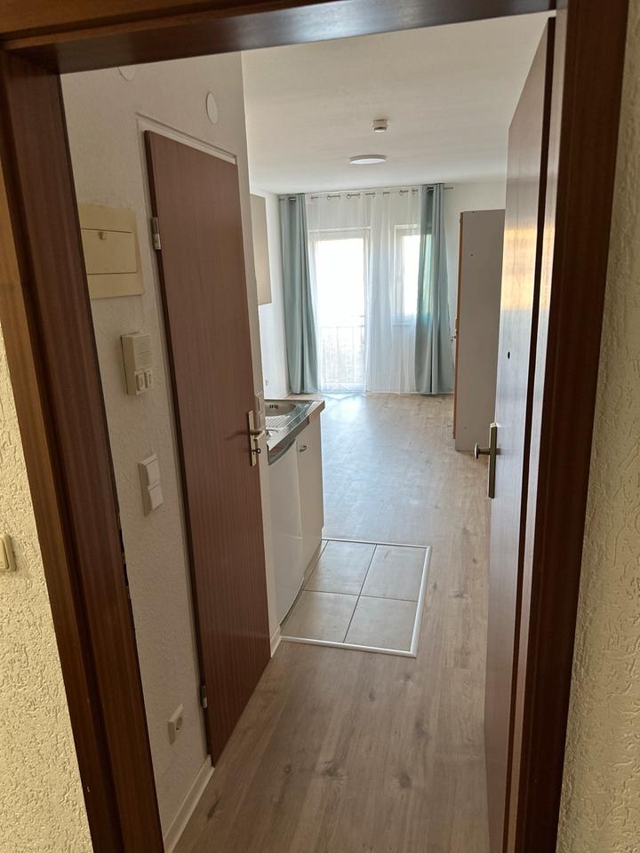 Thumbnail-Helle 1-Zimmer Wohnung teilmöbliert