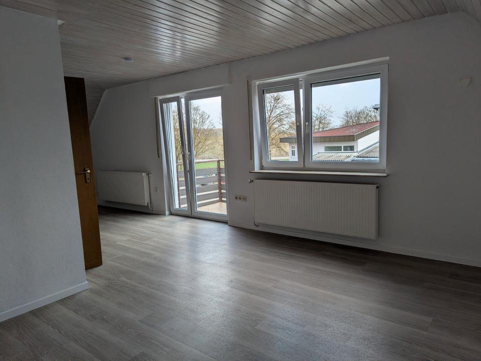 Thumbnail-Helle 3-Zimmer Dachgeschosswohnung mit Balkon in Gröningen (Ortsr
