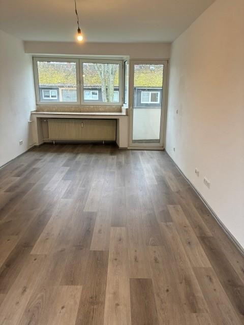 Thumbnail-Komplett sanierte 3 Zimmer Wohnung mit Balkon in Oberhausen zu vermieten
