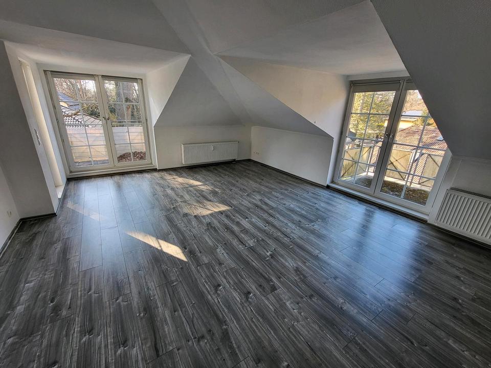 Thumbnail-großzügige 2 Zimmer-Dachgeschosswohnung in GlienickeNordbahn