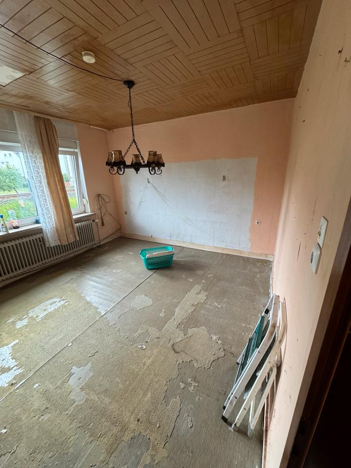 Thumbnail-Renovierungsbedürftige 4-Zimmer Wohnung mit Terrasse