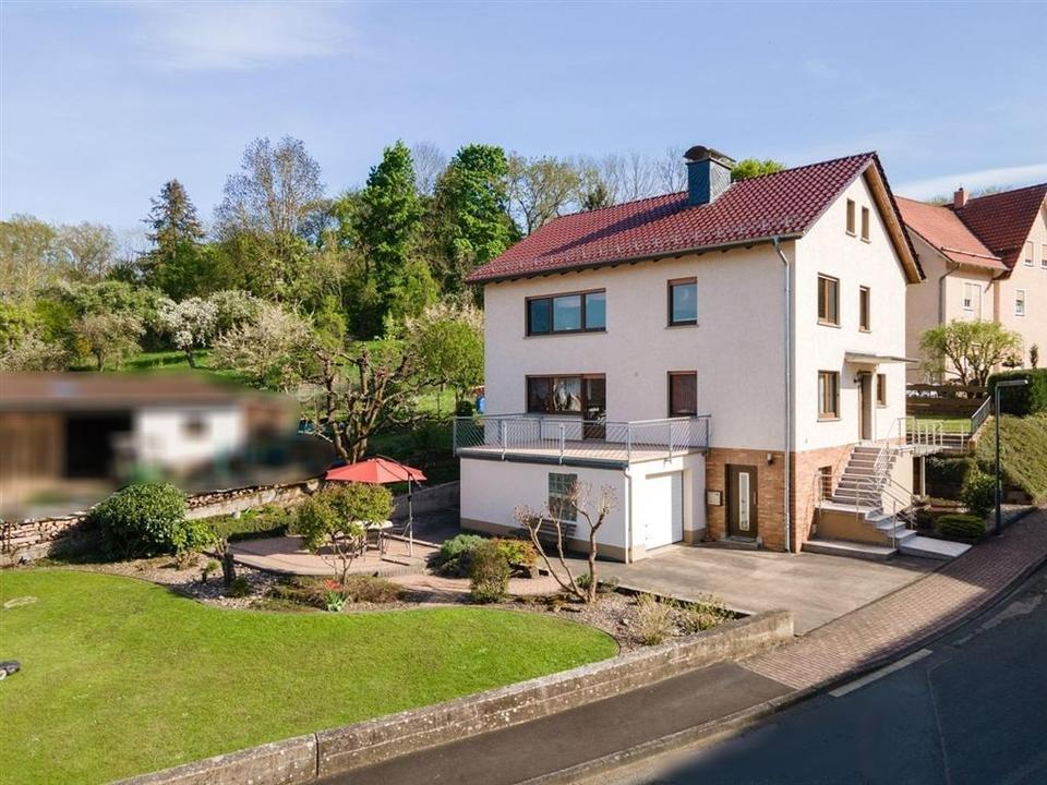 Thumbnail-Sehr gepflegter Zustand: 3-Zimmer-Wohnung mit großem Balkon, Garten und Einbauküche